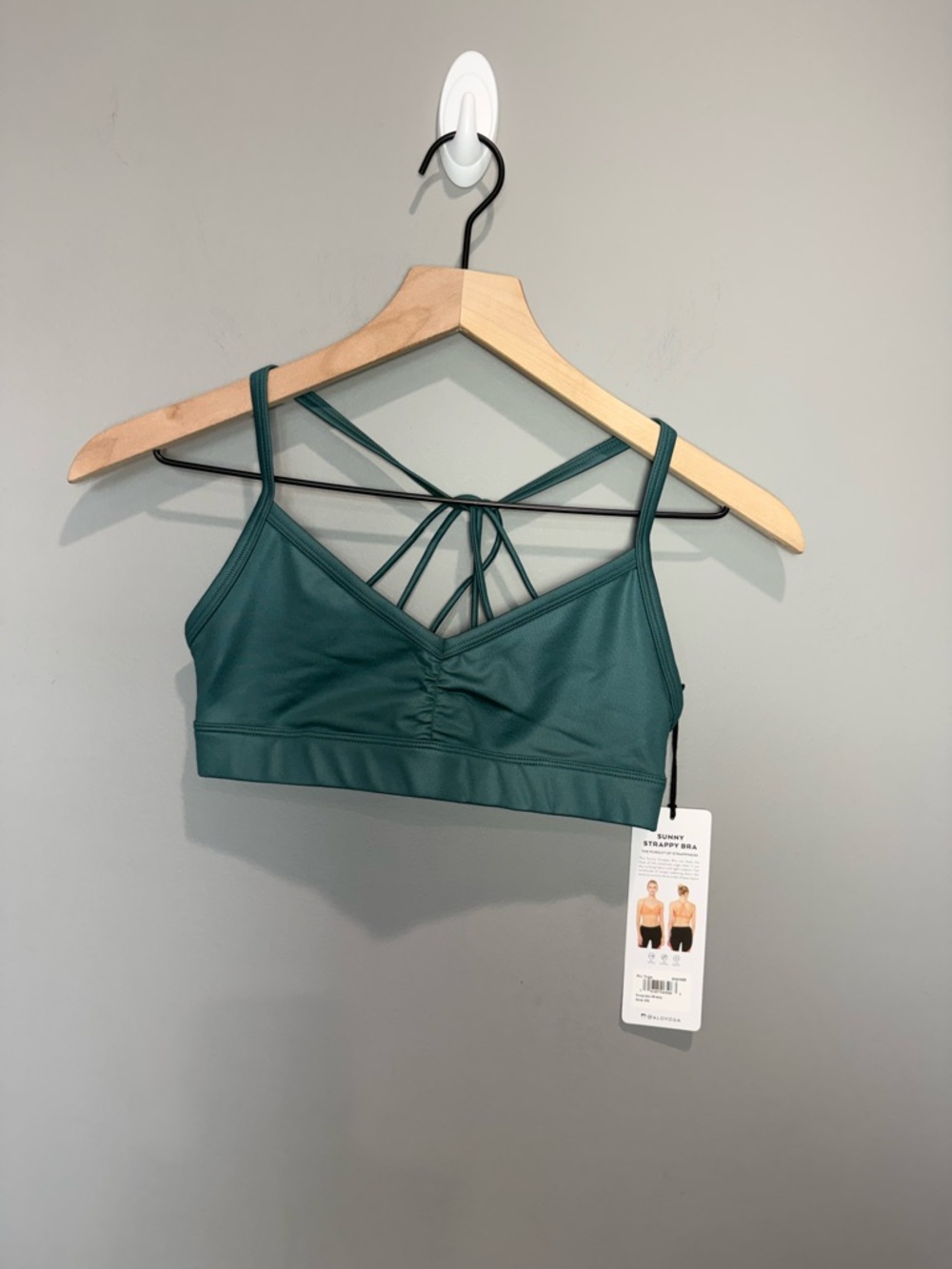 ALO‎ yoga sunny strappy bra size XS sea grass glossy